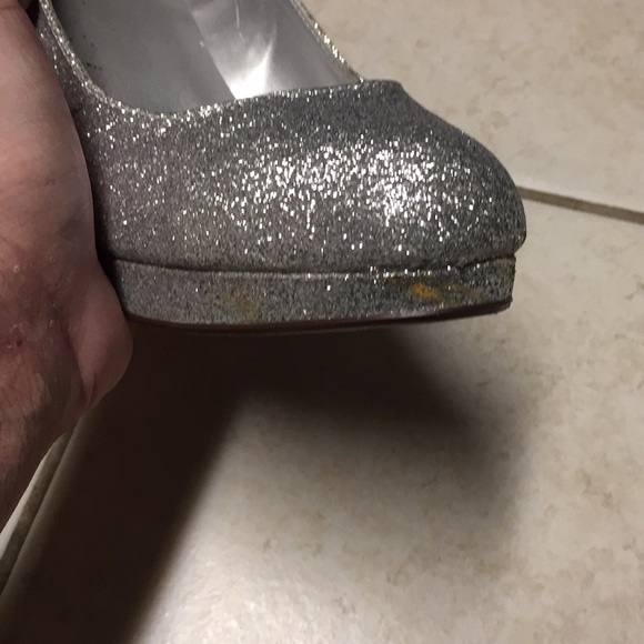 ✨✨REDUCED Women’s Silver Heels✨✨ - Picture 5 of 6